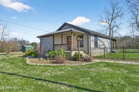 2496 Chestnut Hill Rd, Crossville, TN 38571