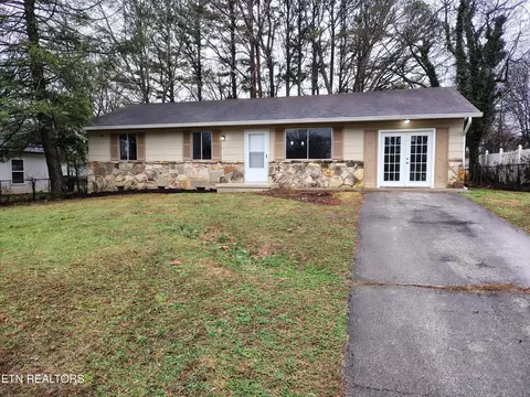 1025 Ruskin Dr, Knoxville, TN 37923