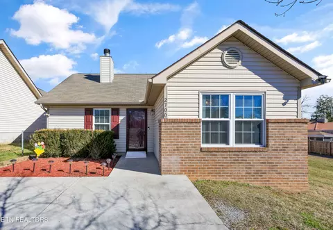 2700 Glacier Way, Knoxville, TN 37924