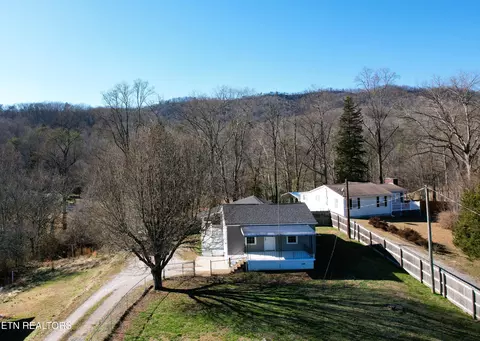 3613 Lake City Hwy, Rocky Top, TN 37769