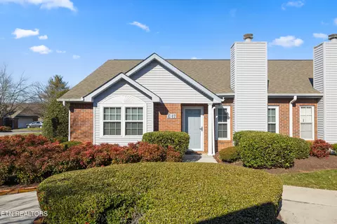 805 Cedar Ln #E17, Knoxville, TN 37912