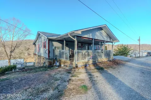 210 Last Lz Ln, Speedwell, TN 37870