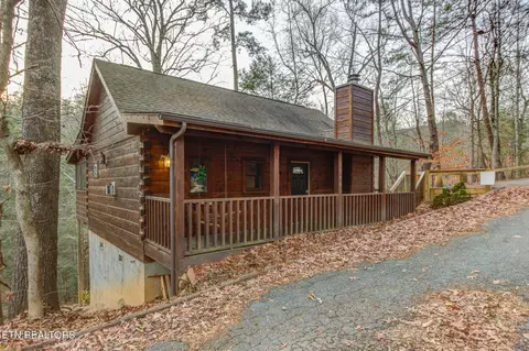 1590 Walt Price Rd, Sevierville, TN 37876