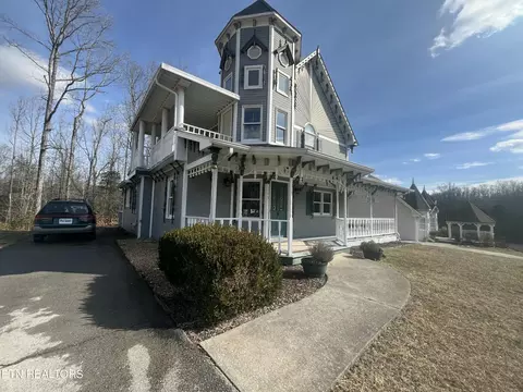 215 Cecil D Quillen Dr, Duffield, VA 24244