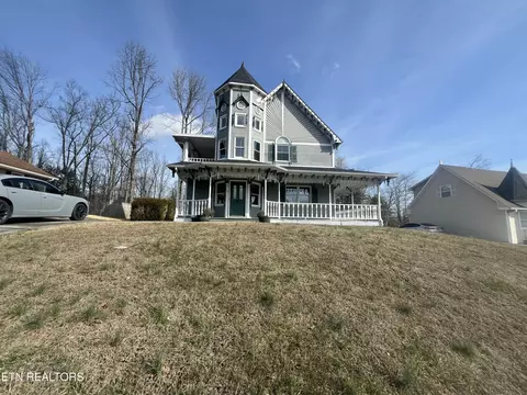Exterior - 215 Cecil D Quillen Dr, Duffield, VA 24244 photo 2 of 11