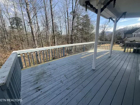Exterior - 215 Cecil D Quillen Dr, Duffield, VA 24244 photo 3 of 11