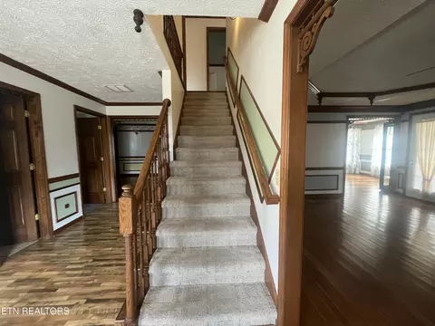 Entry Way - 215 Cecil D Quillen Dr, Duffield, VA 24244 photo 2 of 6