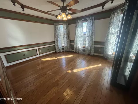 Living - 215 Cecil D Quillen Dr, Duffield, VA 24244 photo 8 of 9