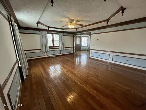 Living - 215 Cecil D Quillen Dr, Duffield, VA 24244 photo 4 of 9