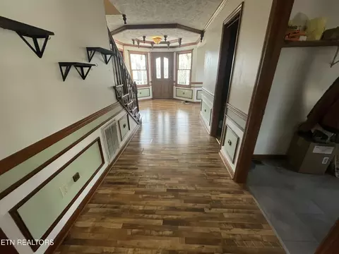Entry Way - 215 Cecil D Quillen Dr, Duffield, VA 24244 photo 4 of 6