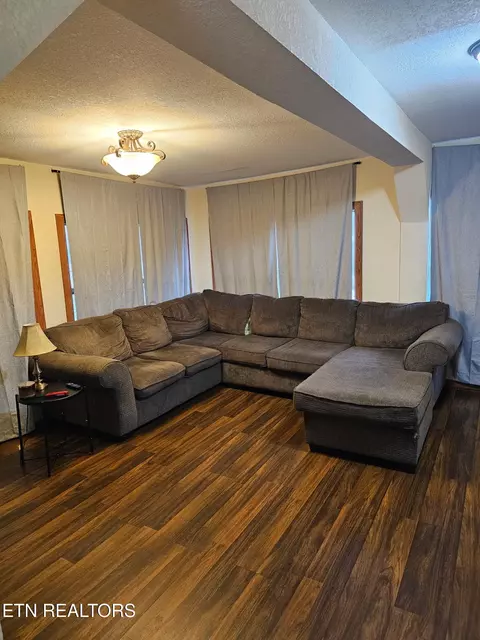 Living - 359 Beans Fork Rd, Middlesboro, KY 40965 photo 1 of 1