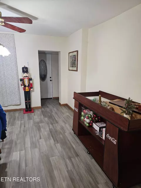 Entry Way - 359 Beans Fork Rd, Middlesboro, KY 40965 photo 2 of 2