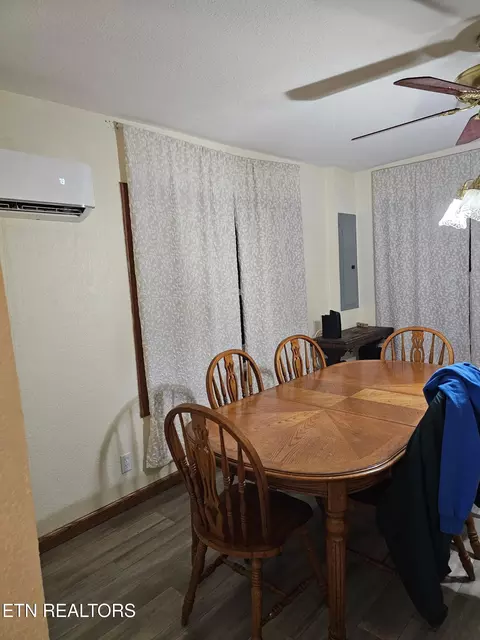 Dining - 359 Beans Fork Rd, Middlesboro, KY 40965 photo 1 of 1