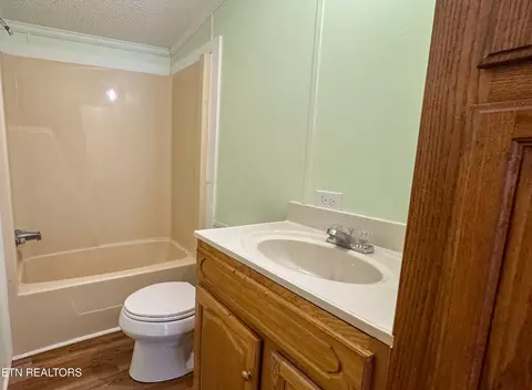Bath - 135 Harold Brooks Ln, Oneida, TN 37841 photo 3 of 3