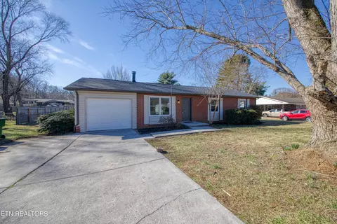 313 Barbara Ln, Maryville, TN 37803