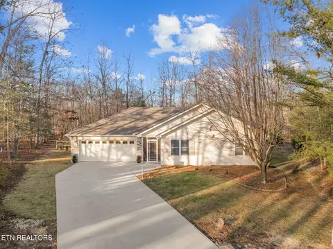 12 Lechmere Ter, Crossville, TN 38558