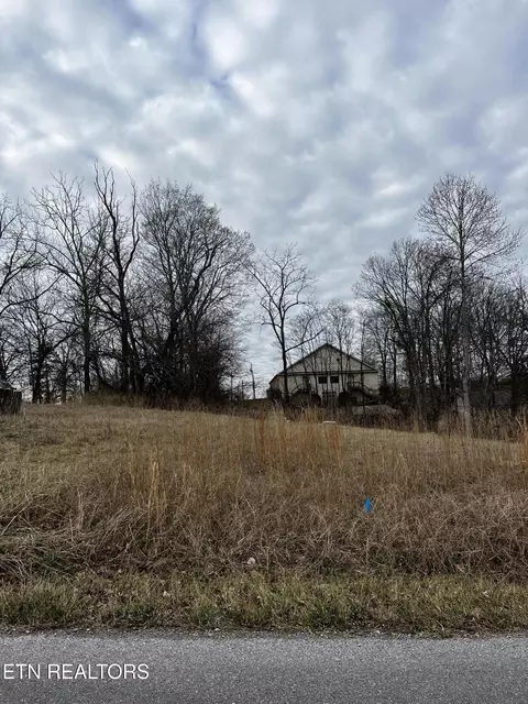 78 Elmo Dr, Crossville, TN 38555