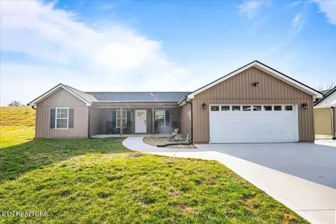 258 Old Middlesboro Hwy, La Follette, TN 37766