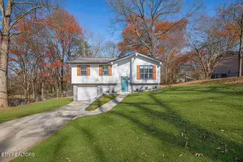 2324 Roundtree Rd, Knoxville, TN 37923