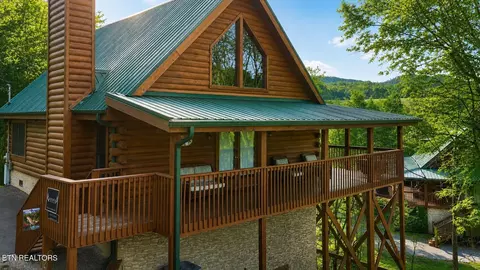 1915 Leatherwood Ln, Sevierville, TN 37862