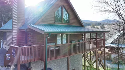 1915 Leatherwood Ln, Sevierville, TN 37862
