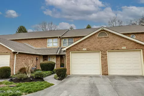 10427 Ravenbrook Ln, Knoxville, TN 37922