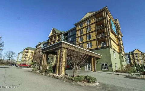 225 Collier Dr UNIT 2410, Sevierville, TN 37862