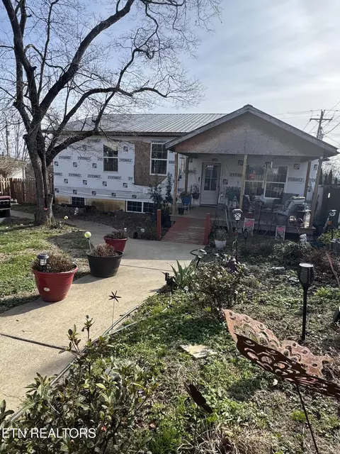 201 W Fourth Ave, Lenoir City, TN 37771