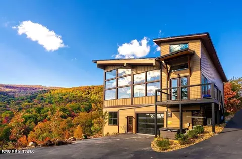 3343 Summit Trails Dr, Sevierville, TN 37862