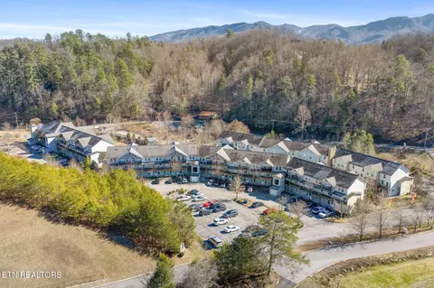 849 Glades Rd, Gatlinburg, TN 37738