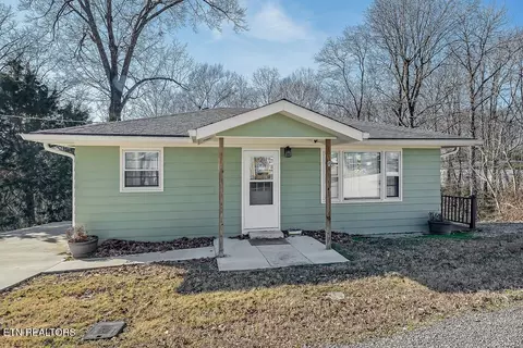 94 Cummins Ct, Celina, TN 38551