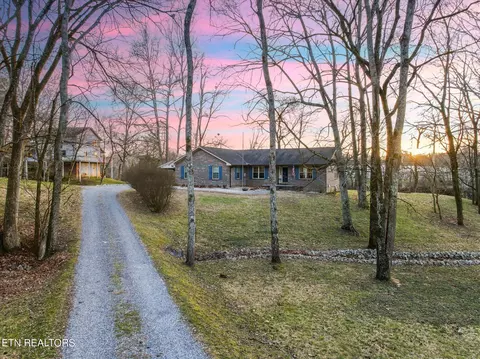 160 Lone River Ln, Clinton, TN 37716