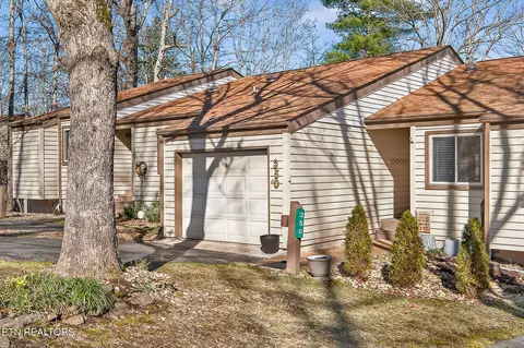 350 Lake Catherine Cir, Crossville, TN 38558