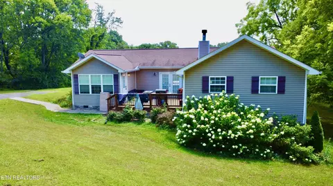 116 Barnes Ln, Strawberry Plains, TN 37871