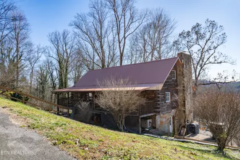 191 Hudson Ln, Clinton, TN 37716