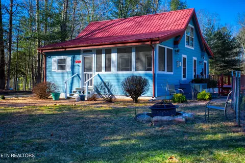 210 Indian Rock Trl Tr, Jamestown, TN 38556
