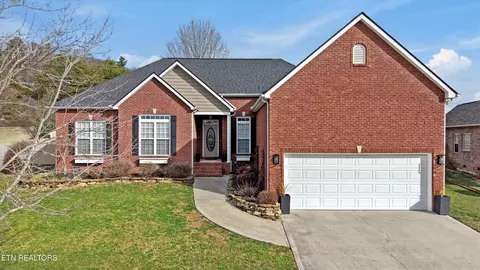 1343 Paxton Dr, Knoxville, TN 37918