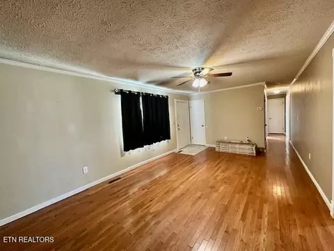 Living - 259 Sadie Ln, Ewing, VA 24248 photo 1 of 5