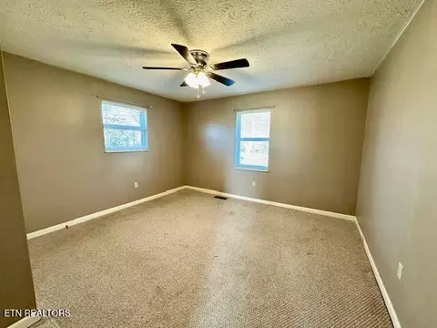 Bedroom - 259 Sadie Ln, Ewing, VA 24248 photo 1 of 3
