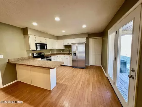 Kitchen - 259 Sadie Ln, Ewing, VA 24248 photo 3 of 3