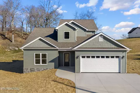 400 Hillvale Rd, Clinton, TN 37716