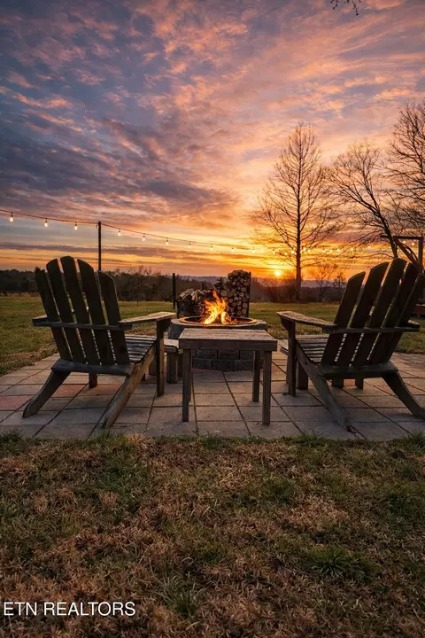 1680 Doc Loy Rd, Grandview, TN 37337