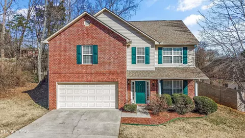 500 Mountain Pass Ln, Knoxville, TN 37923