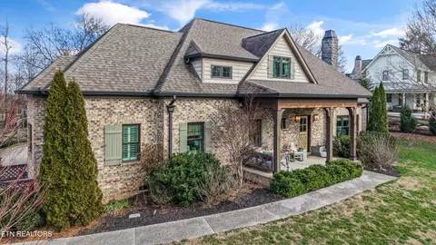 1324 Davis Ln, Knoxville, TN 37923