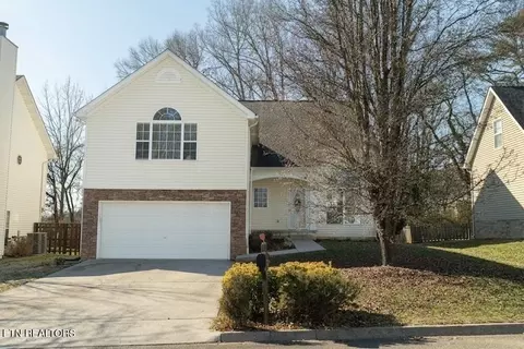 929 Station View Rd, Knoxville, TN 37919