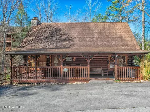 711 Black Hawk Way #252, Pigeon Forge, TN 37863