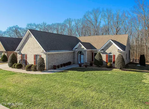 640 Windward Pt, Lenoir City, TN 37772