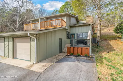 1900 Ridgecrest Dr #201, Knoxville, TN 37918