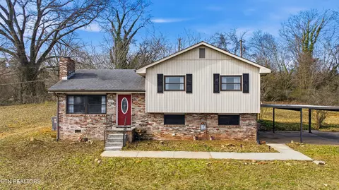 1301 Holmouth Ln, Knoxville, TN 37914
