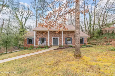 329 Forest Oak Dr, Knoxville, TN 37919